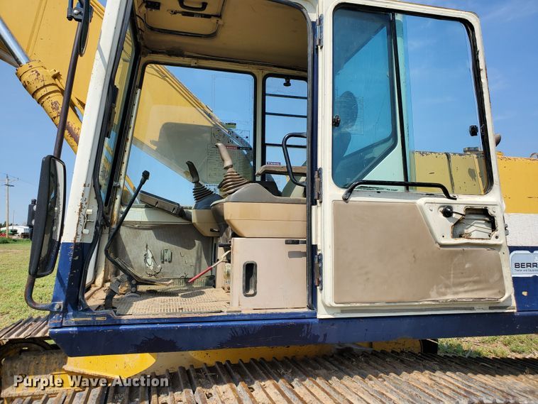 image for item DD0384 1992 Komatsu PC200LC-5  excavator