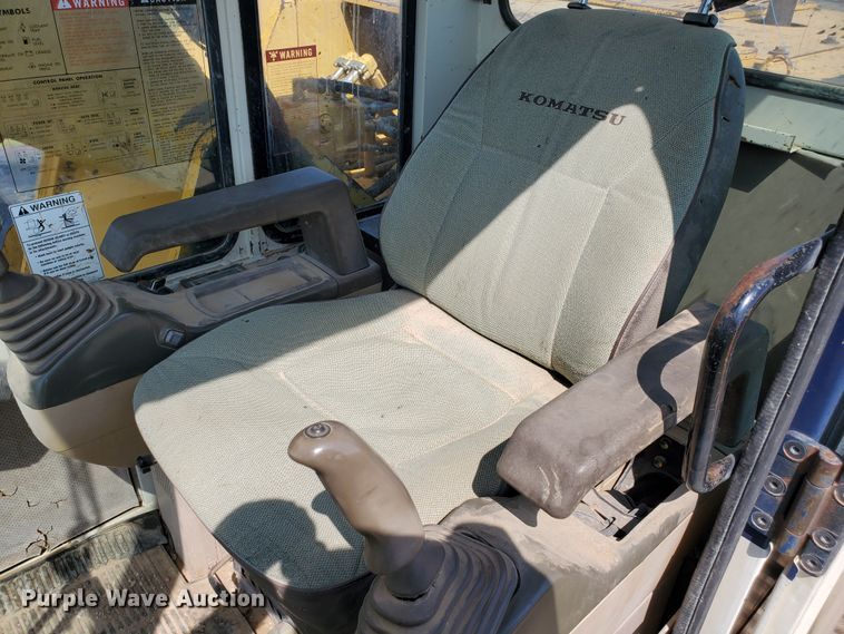 image for item DD0384 1992 Komatsu PC200LC-5  excavator