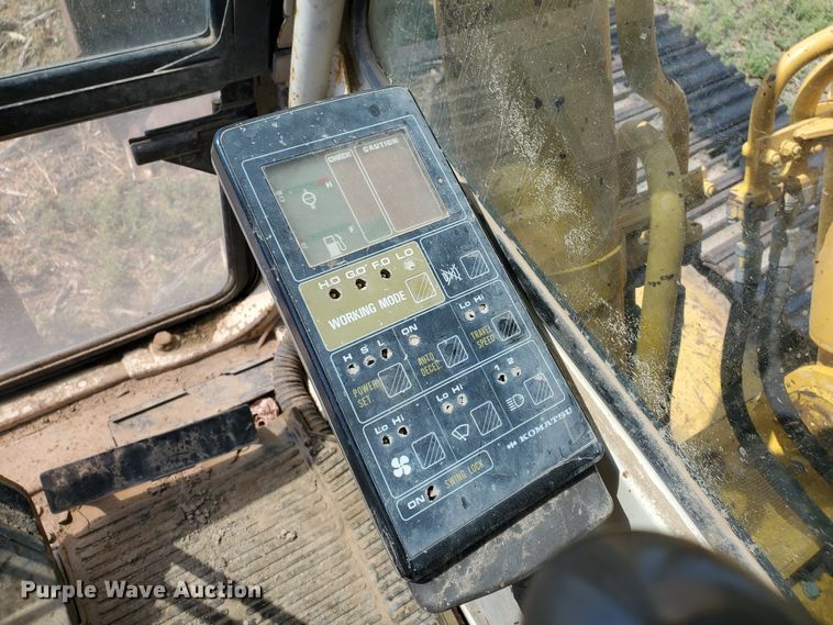 image for item DD0384 1992 Komatsu PC200LC-5  excavator