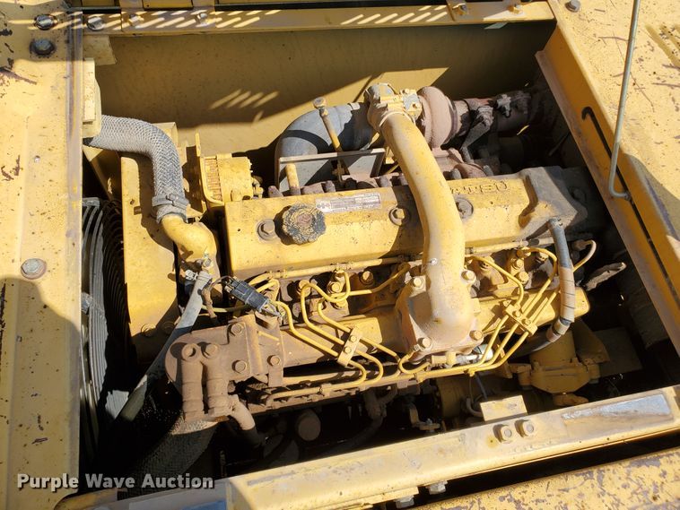 image for item DD0384 1992 Komatsu PC200LC-5  excavator
