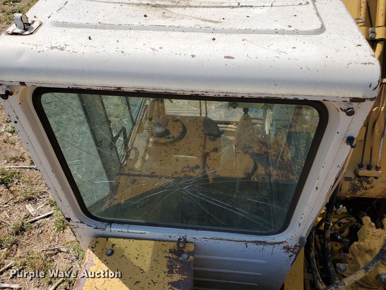 image for item DD0384 1992 Komatsu PC200LC-5  excavator