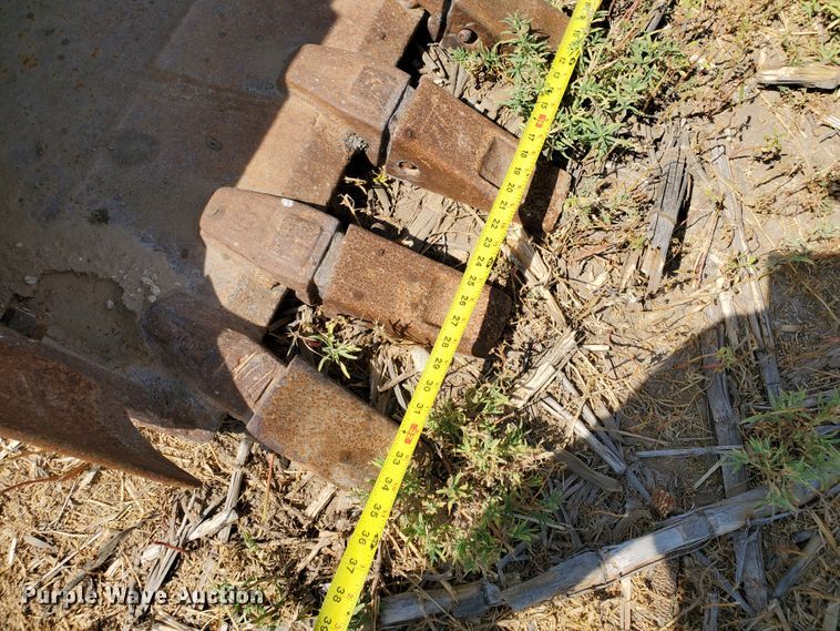 image for item DD0384 1992 Komatsu PC200LC-5  excavator