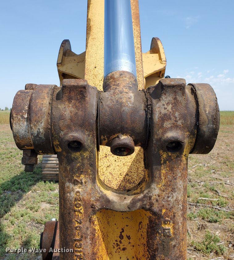 image for item DD0384 1992 Komatsu PC200LC-5  excavator