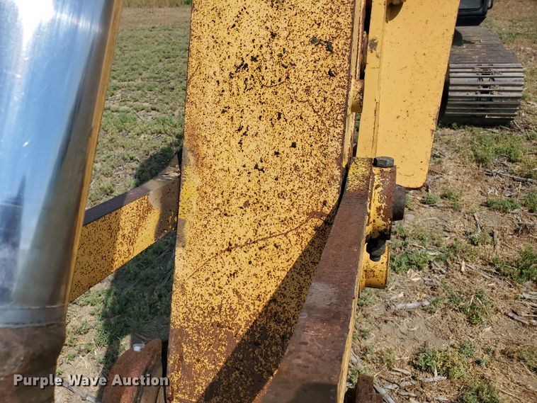 image for item DD0384 1992 Komatsu PC200LC-5  excavator