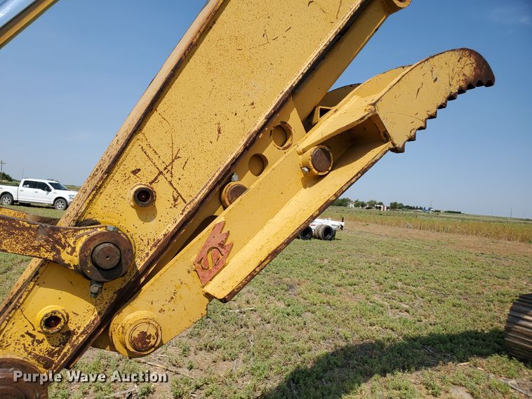 image for item DD0384 1992 Komatsu PC200LC-5  excavator