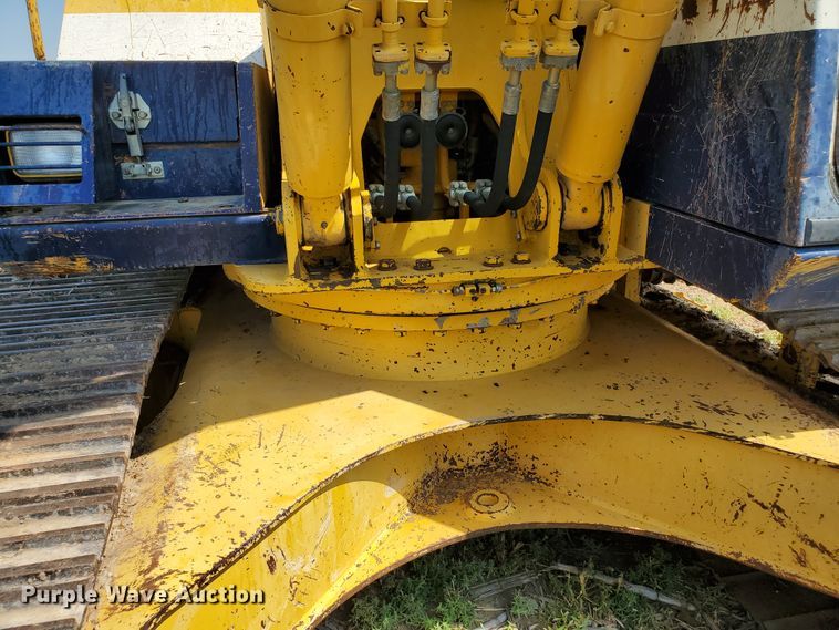 image for item DD0384 1992 Komatsu PC200LC-5  excavator