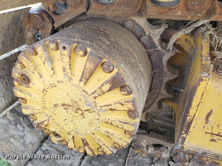 image for item DD0384 1992 Komatsu PC200LC-5  excavator