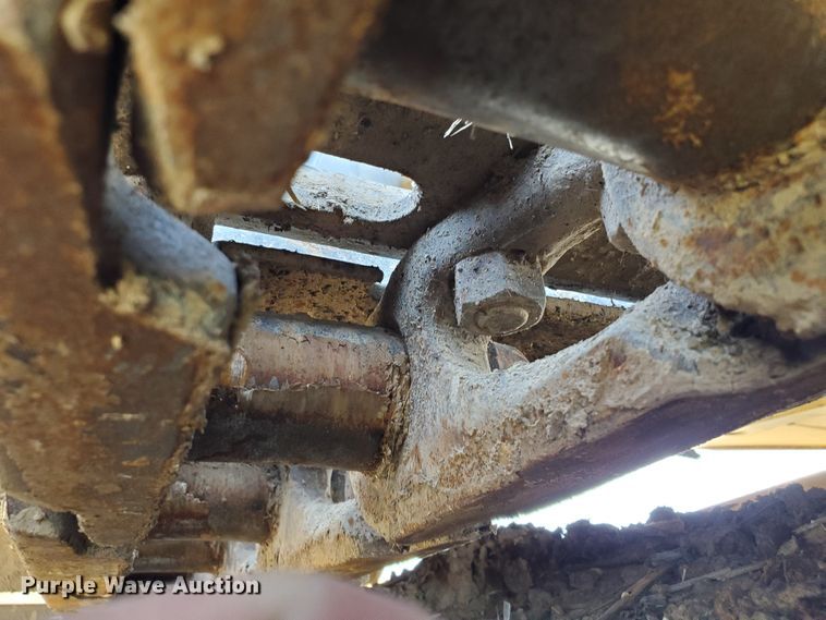 image for item DD0384 1992 Komatsu PC200LC-5  excavator