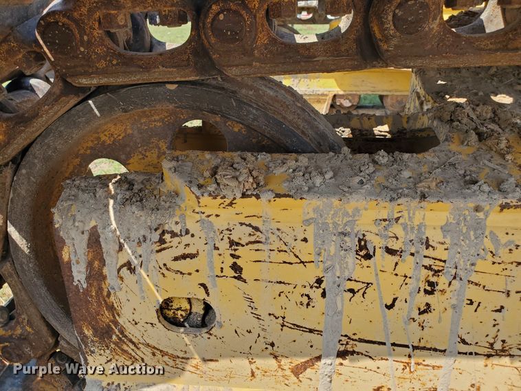 image for item DD0384 1992 Komatsu PC200LC-5  excavator