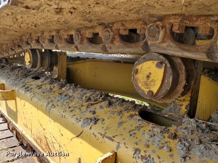 image for item DD0384 1992 Komatsu PC200LC-5  excavator
