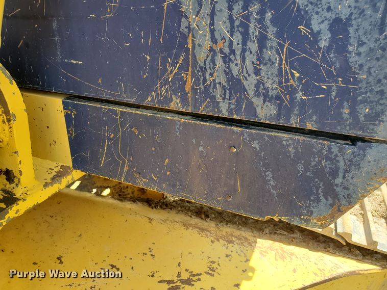 image for item DD0384 1992 Komatsu PC200LC-5  excavator