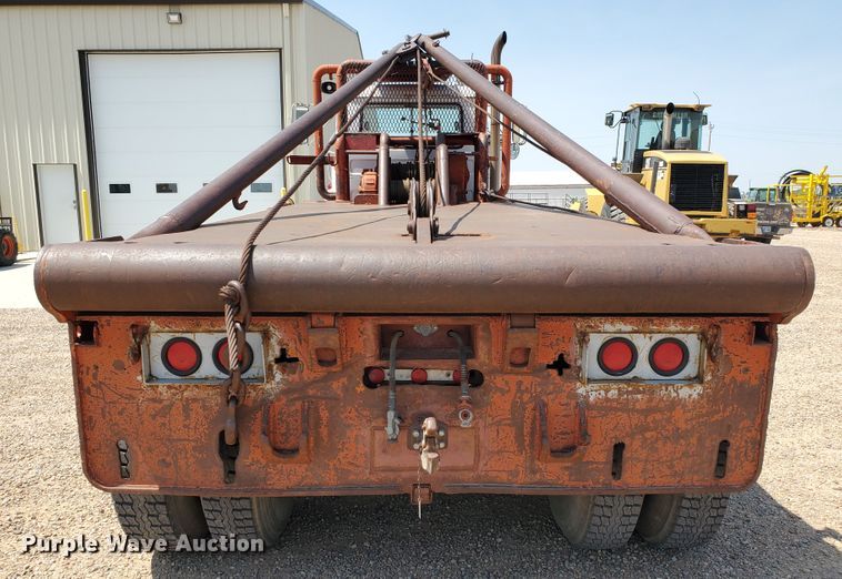 image for item DD0385 1981 Mack  winch truck