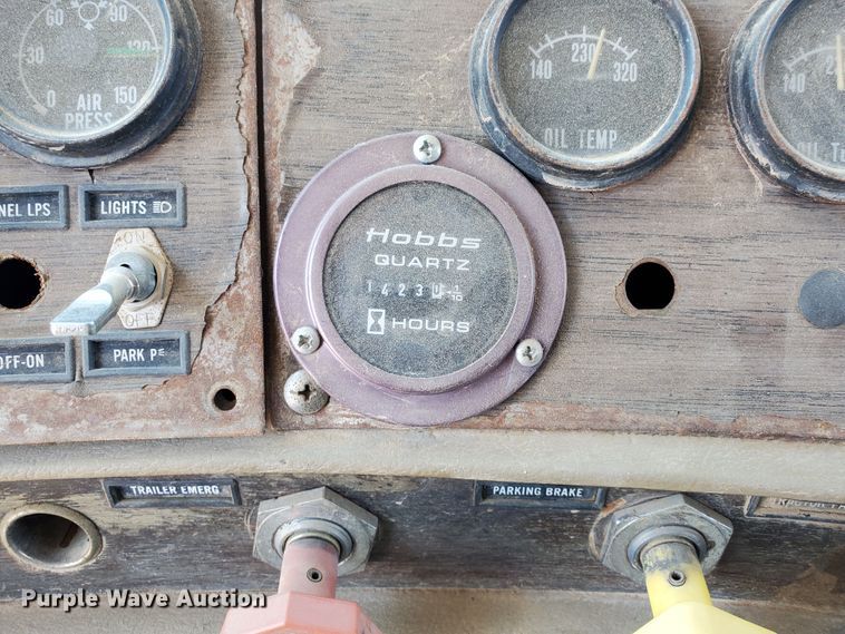 image for item DD0385 1981 Mack  winch truck