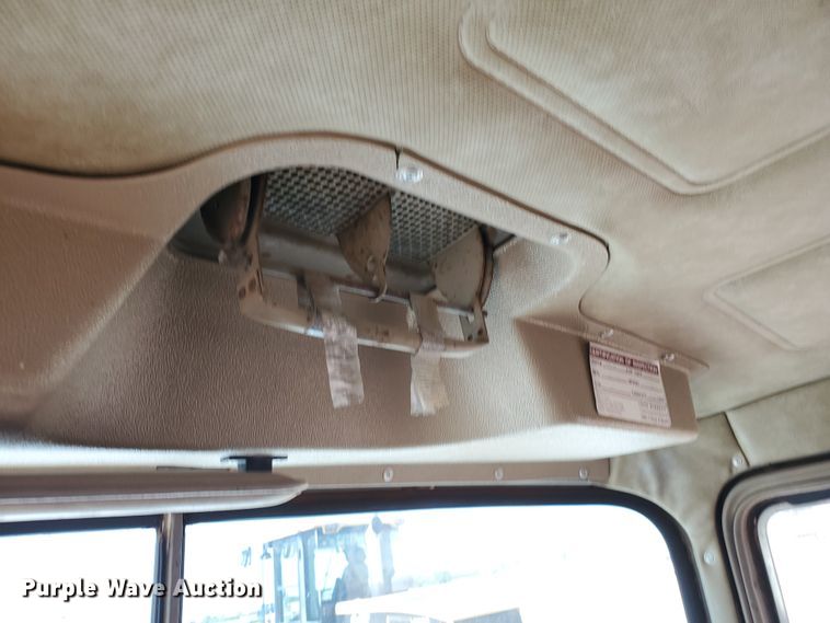 image for item DD0385 1981 Mack  winch truck