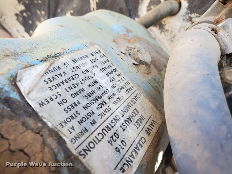 image for item DD0385 1981 Mack  winch truck