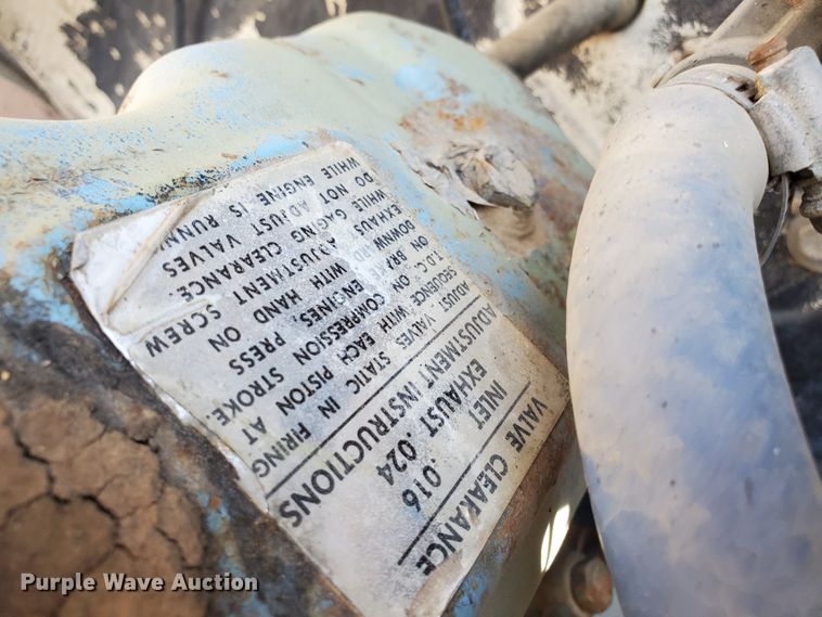 image for item DD0385 1981 Mack  winch truck