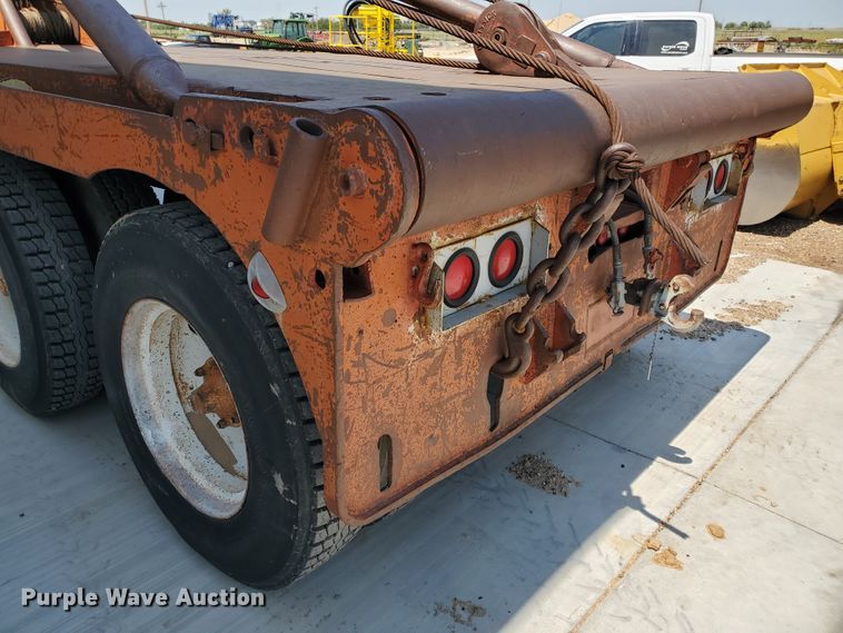 image for item DD0385 1981 Mack  winch truck