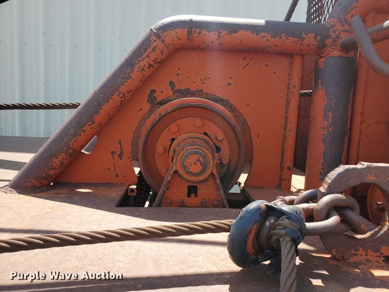 image for item DD0385 1981 Mack  winch truck