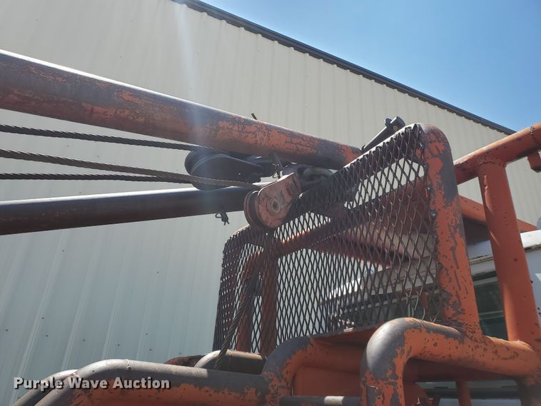 image for item DD0385 1981 Mack  winch truck