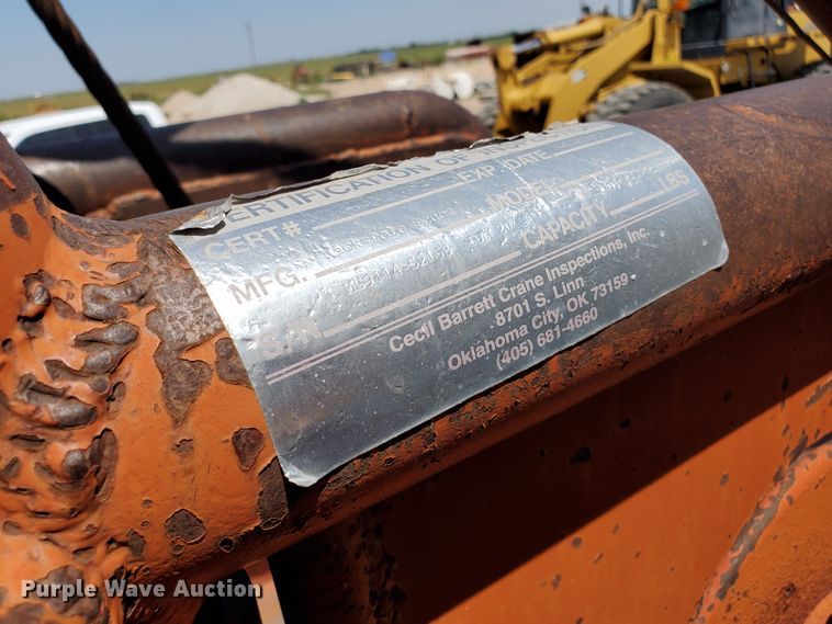 image for item DD0385 1981 Mack  winch truck