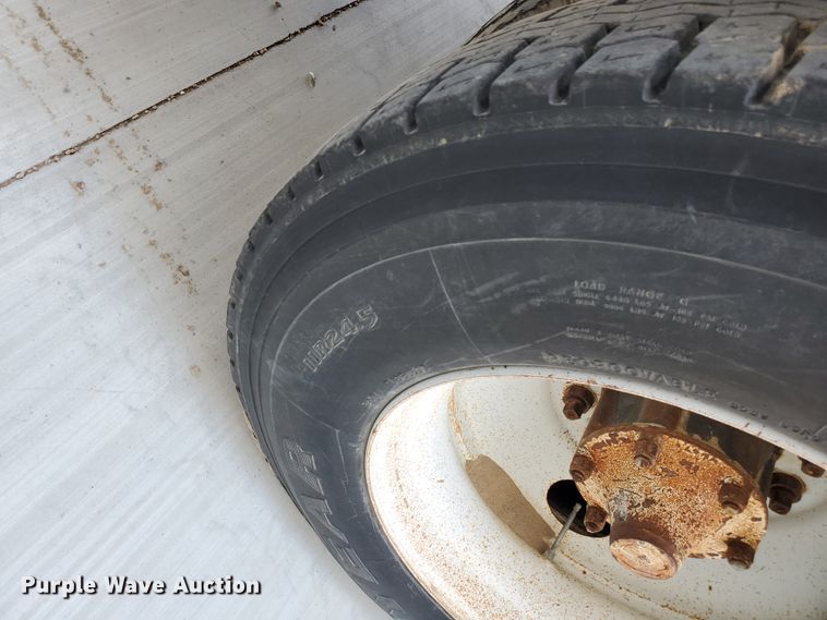 image for item DD0385 1981 Mack  winch truck