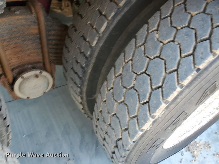 image for item DD0385 1981 Mack  winch truck