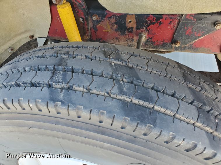 image for item DD0385 1981 Mack  winch truck