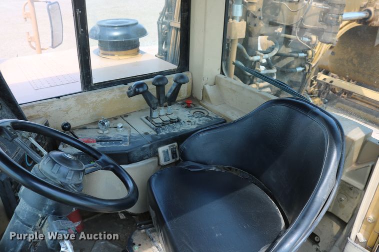 image for item DD5405 1998 Caterpillar 623F  elevating scraper