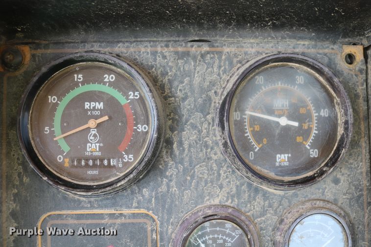 image for item DD5405 1998 Caterpillar 623F  elevating scraper