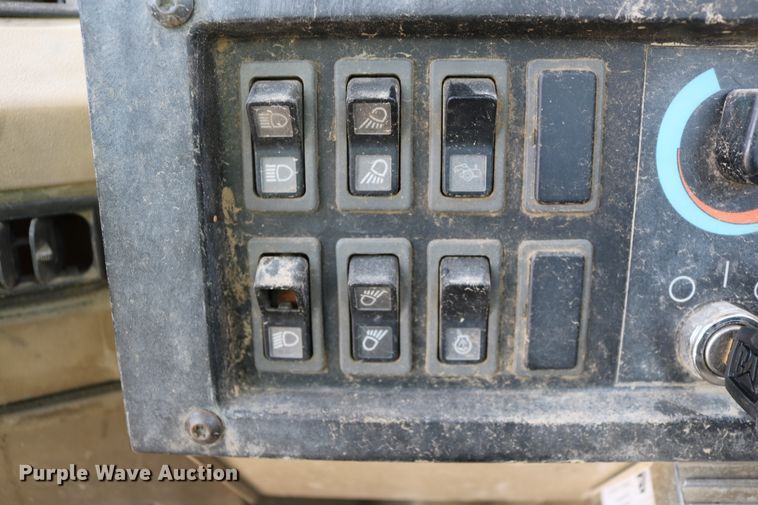 image for item DD5405 1998 Caterpillar 623F  elevating scraper