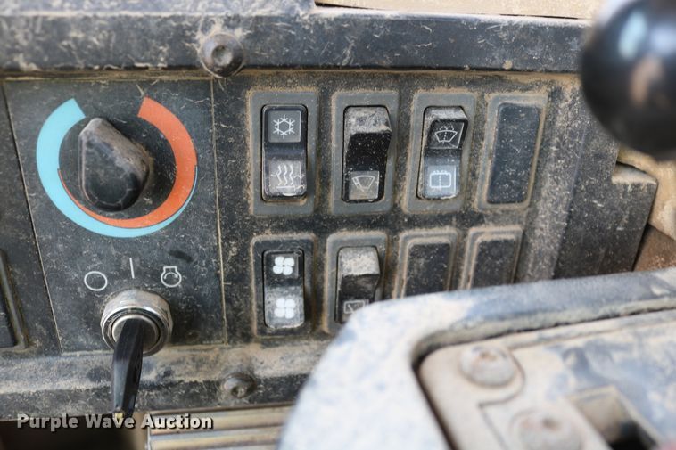 image for item DD5405 1998 Caterpillar 623F  elevating scraper