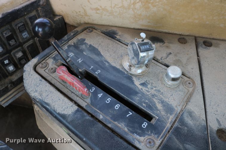 image for item DD5405 1998 Caterpillar 623F  elevating scraper