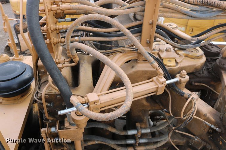 image for item DD5405 1998 Caterpillar 623F  elevating scraper