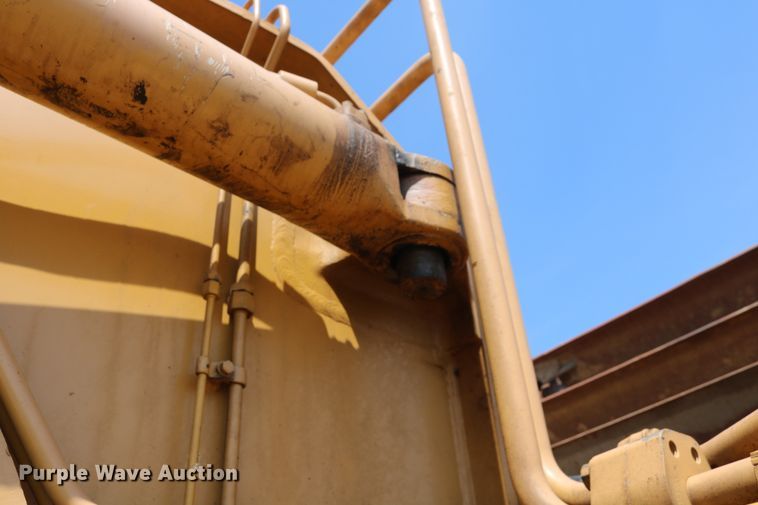 image for item DD5405 1998 Caterpillar 623F  elevating scraper