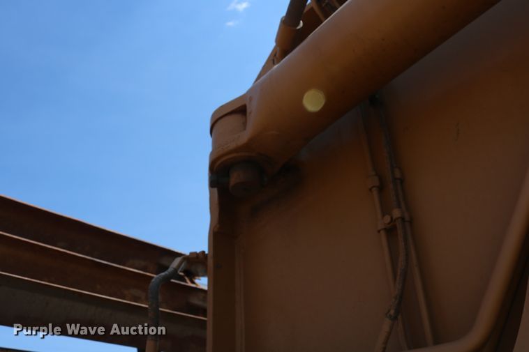 image for item DD5405 1998 Caterpillar 623F  elevating scraper