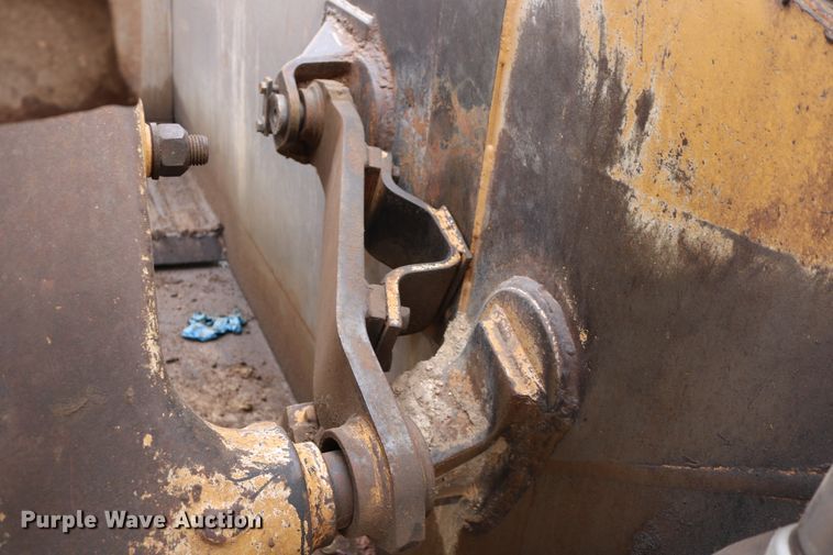 image for item DD5405 1998 Caterpillar 623F  elevating scraper