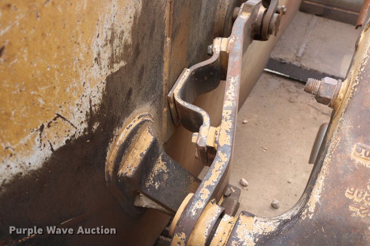 image for item DD5405 1998 Caterpillar 623F  elevating scraper