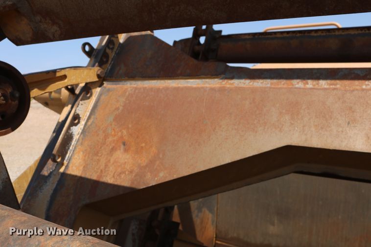 image for item DD5405 1998 Caterpillar 623F  elevating scraper