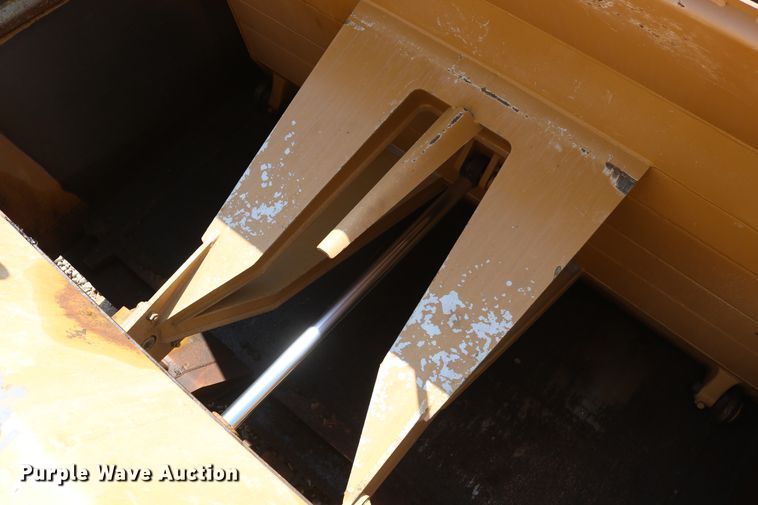 image for item DD5405 1998 Caterpillar 623F  elevating scraper