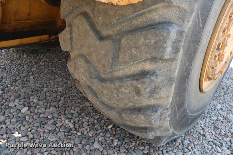 image for item DD5405 1998 Caterpillar 623F  elevating scraper