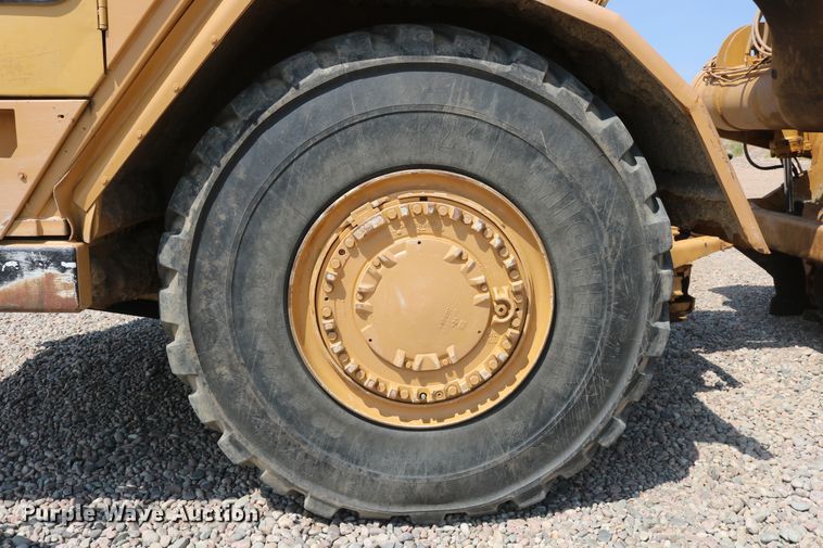 image for item DD5405 1998 Caterpillar 623F  elevating scraper