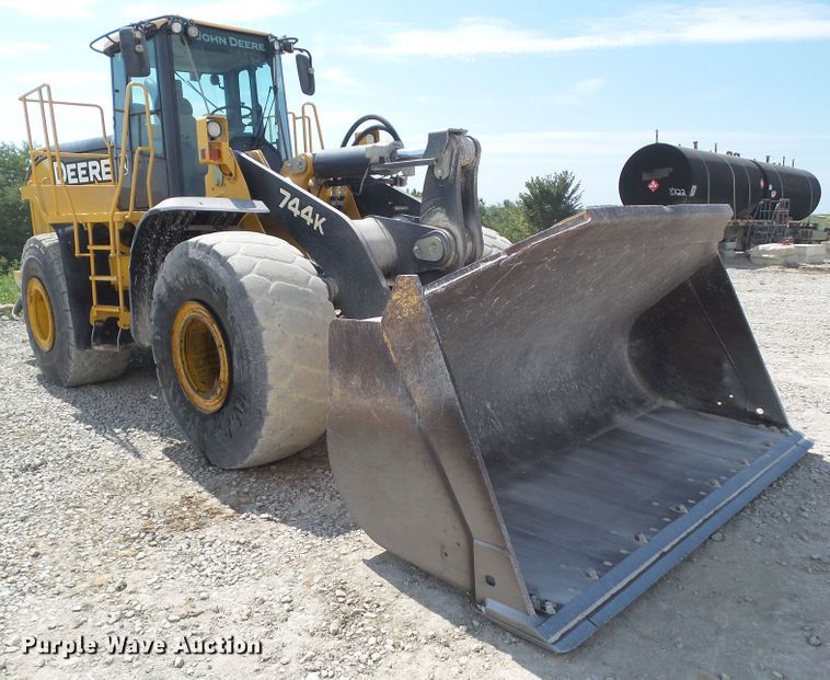 image for item DF0868 2012 John Deere 744K  wheel loader