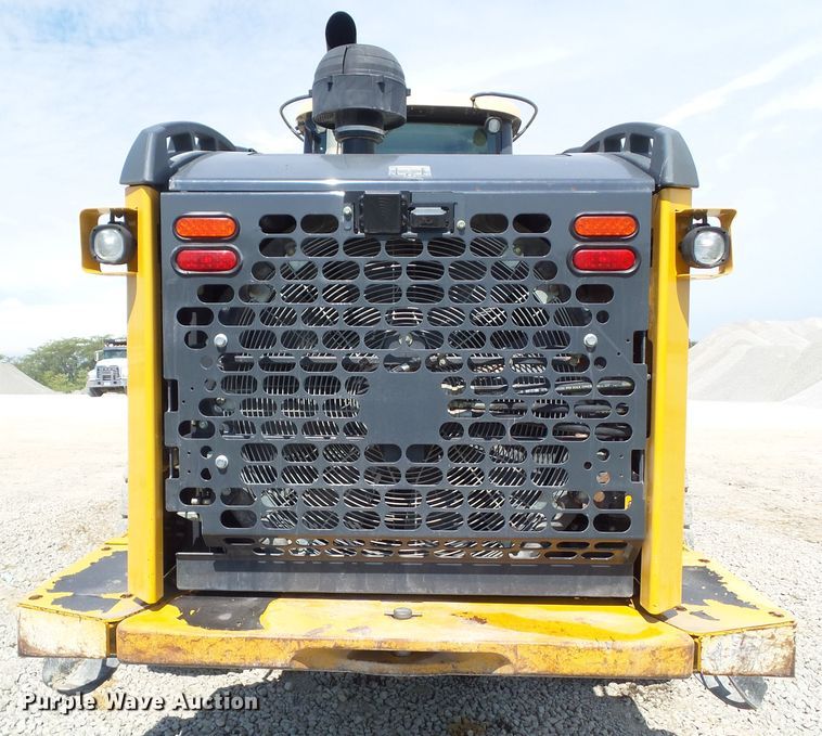 image for item DF0868 2012 John Deere 744K  wheel loader