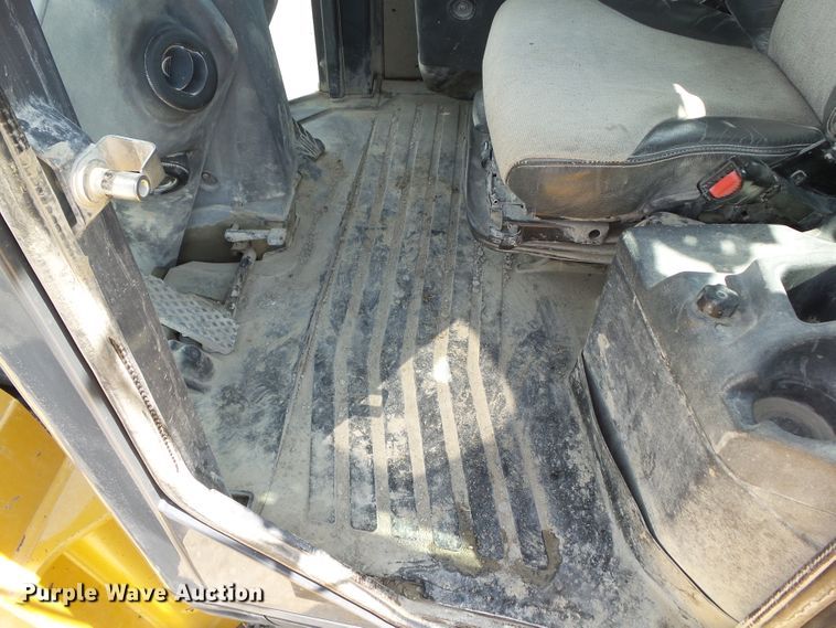 image for item DF0868 2012 John Deere 744K  wheel loader