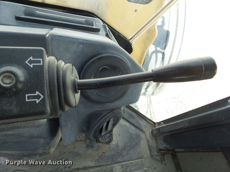 image for item DF0868 2012 John Deere 744K  wheel loader