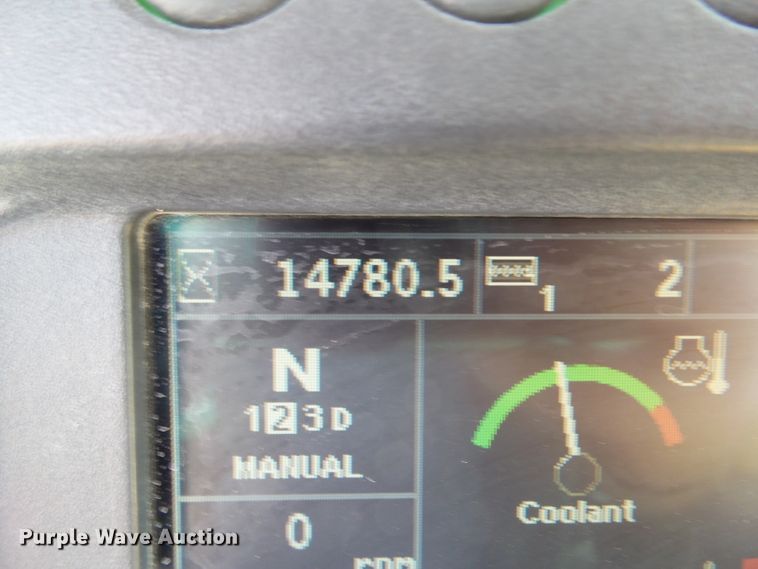 image for item DF0868 2012 John Deere 744K  wheel loader