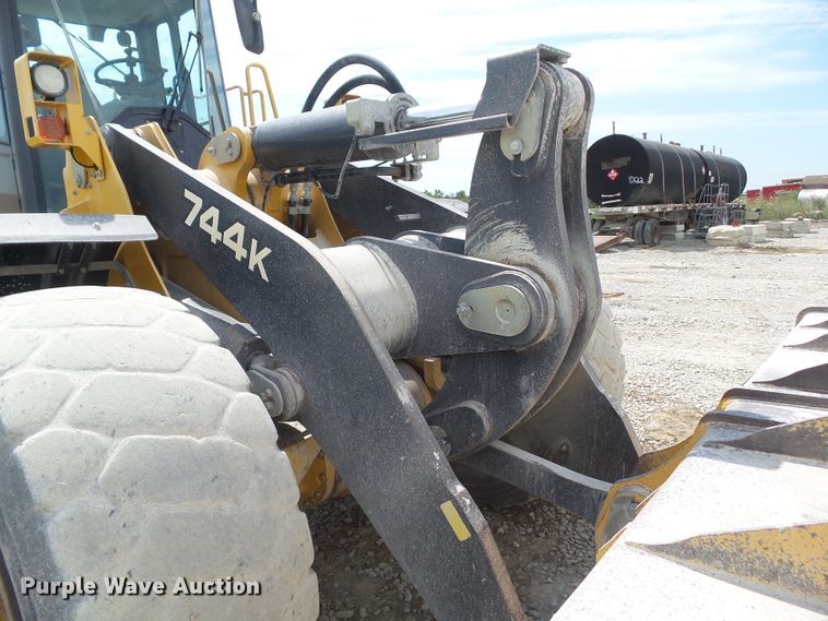 image for item DF0868 2012 John Deere 744K  wheel loader
