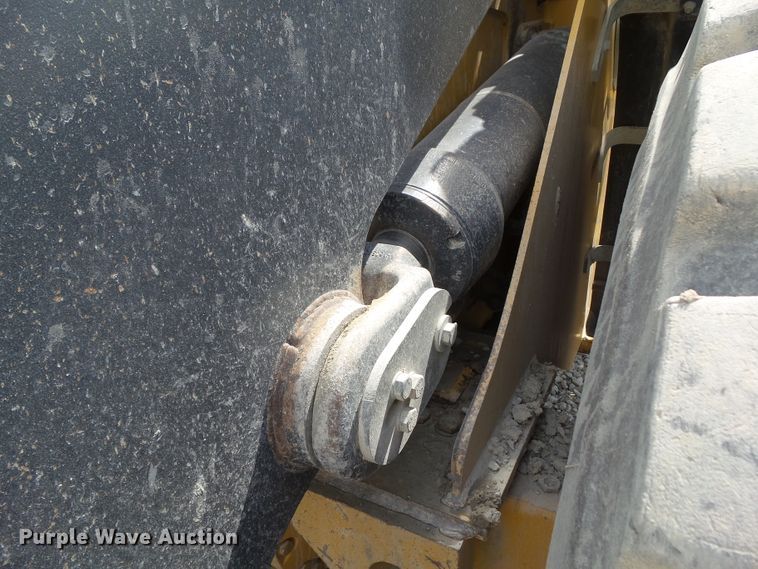 image for item DF0868 2012 John Deere 744K  wheel loader