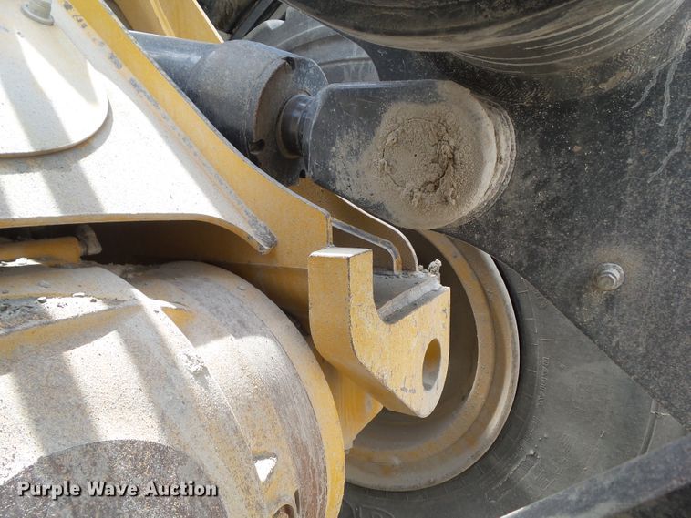 image for item DF0868 2012 John Deere 744K  wheel loader