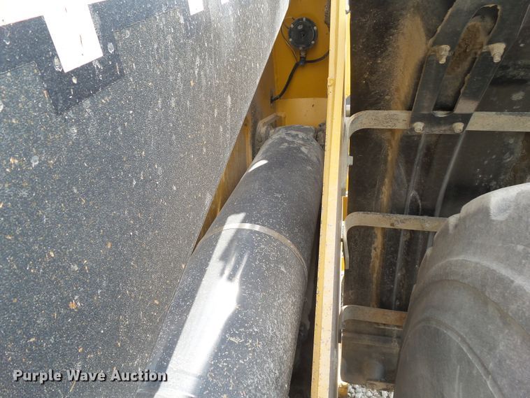 image for item DF0868 2012 John Deere 744K  wheel loader